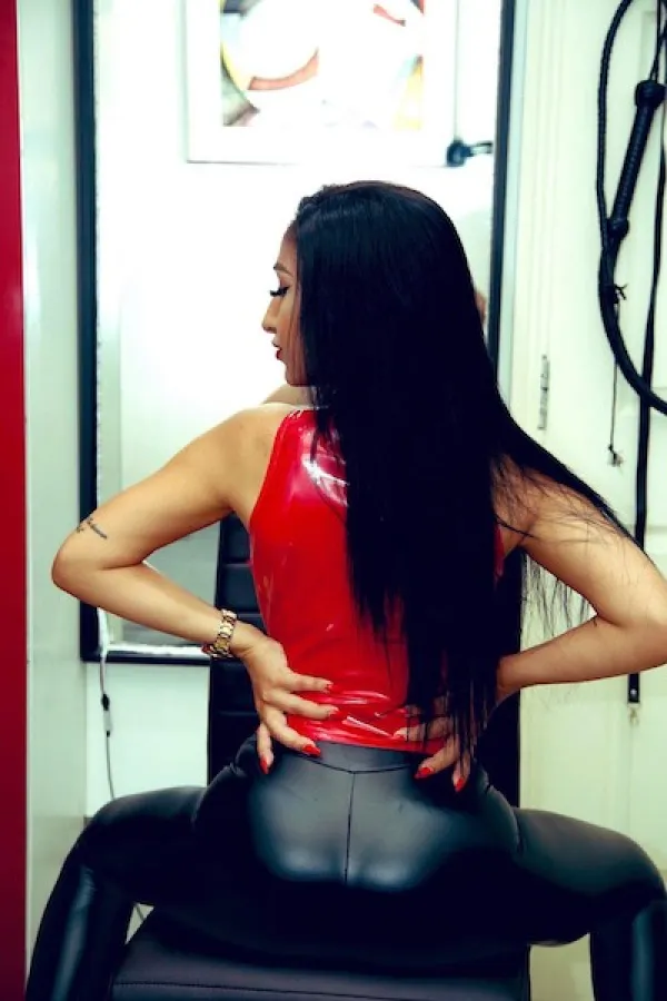 Mistress Nicole