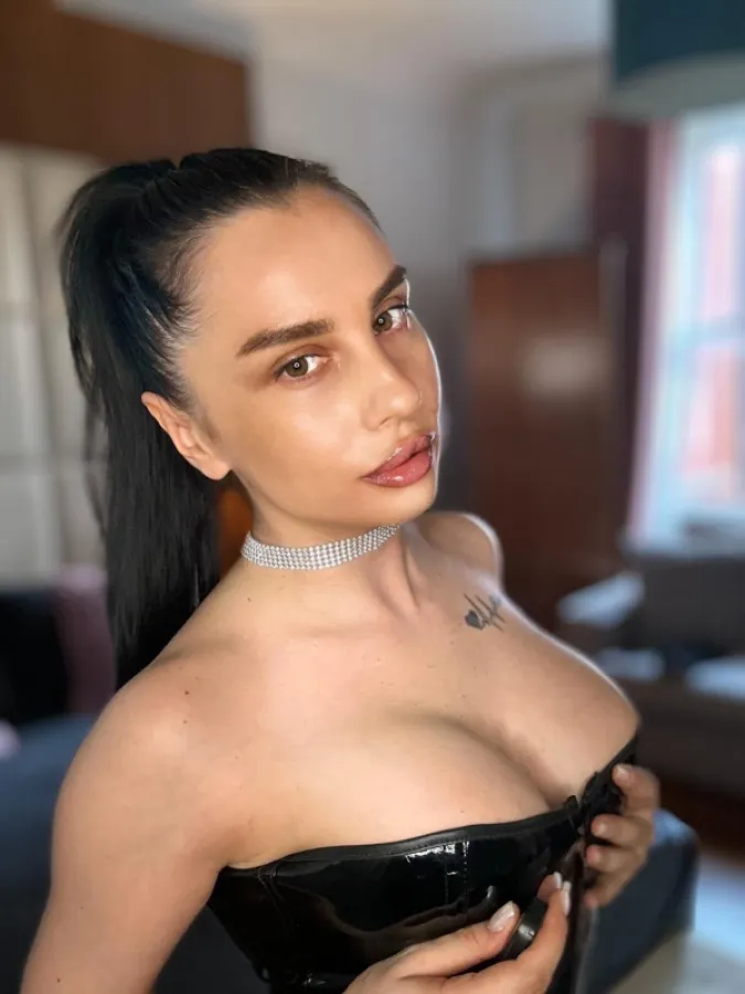Mistress Ella