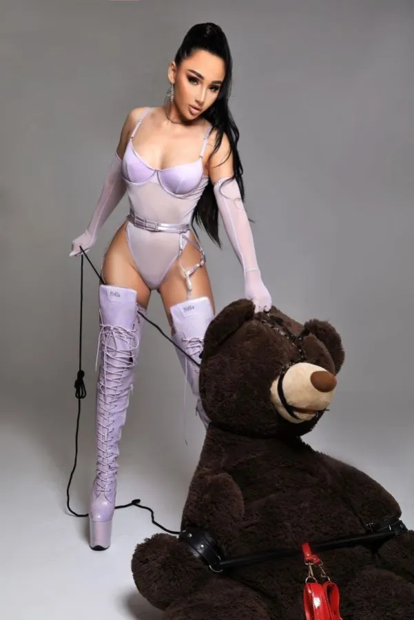 Mistress Amy