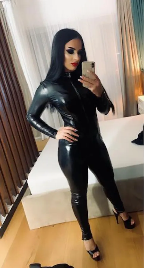 Mistress Vicky