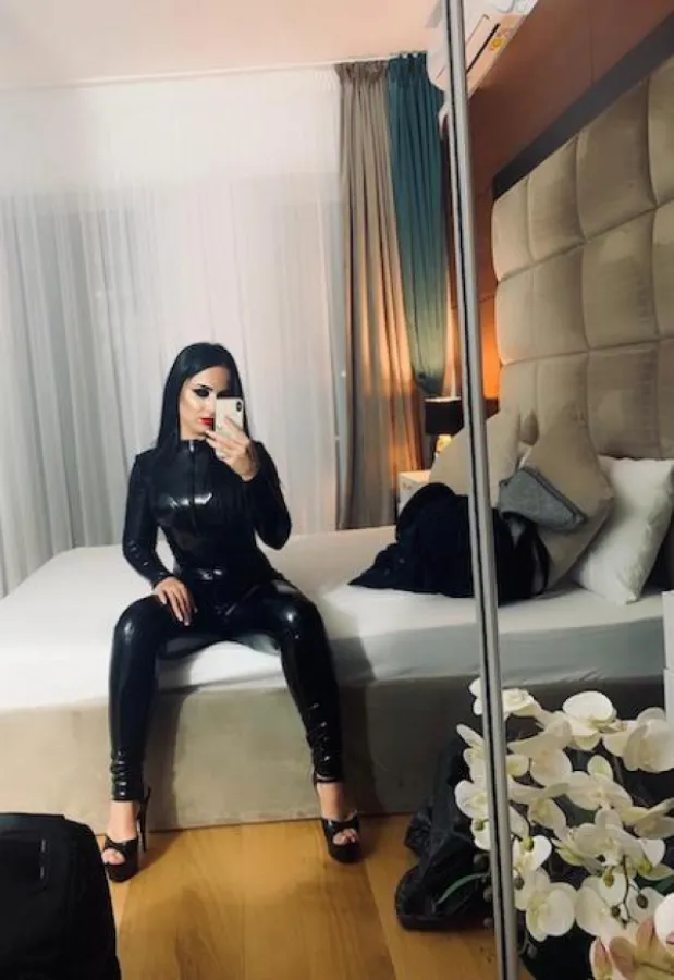 Mistress Vicky